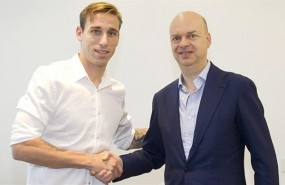 ep milanoficialfichajelucas biglia