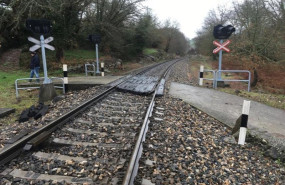 ep paso a nivel en la linea ferroviaria monforte lugo a coruna en el municipio de sarria lugo