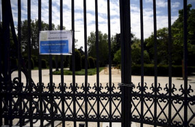 ep puerta del parque del retiro el mismo dia en el que el ayuntamiento de madrid