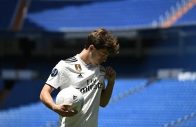 ep real madrid presentasu nuevo jugador alvaro odriozola