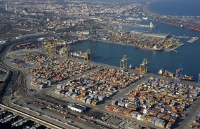 ep traficocontenedoresvalenciaport crece133 al cierrefebero ha