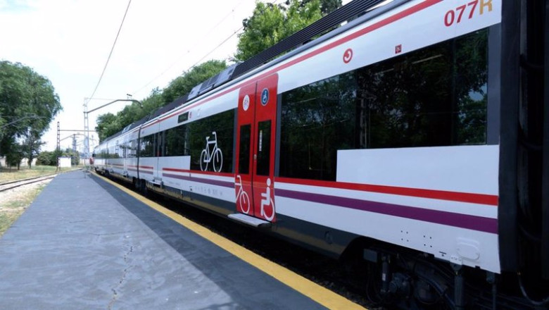 ep tren de cercanias habilitado para bicis y sillas de ruedas ep tren de cercanias habilitado para bicis y sillas de ruedas