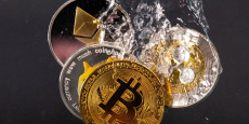photo d illustration d archives de jetons representant les reseaux de crypto monnaies bitcoin ethereum dogecoin et ripple 