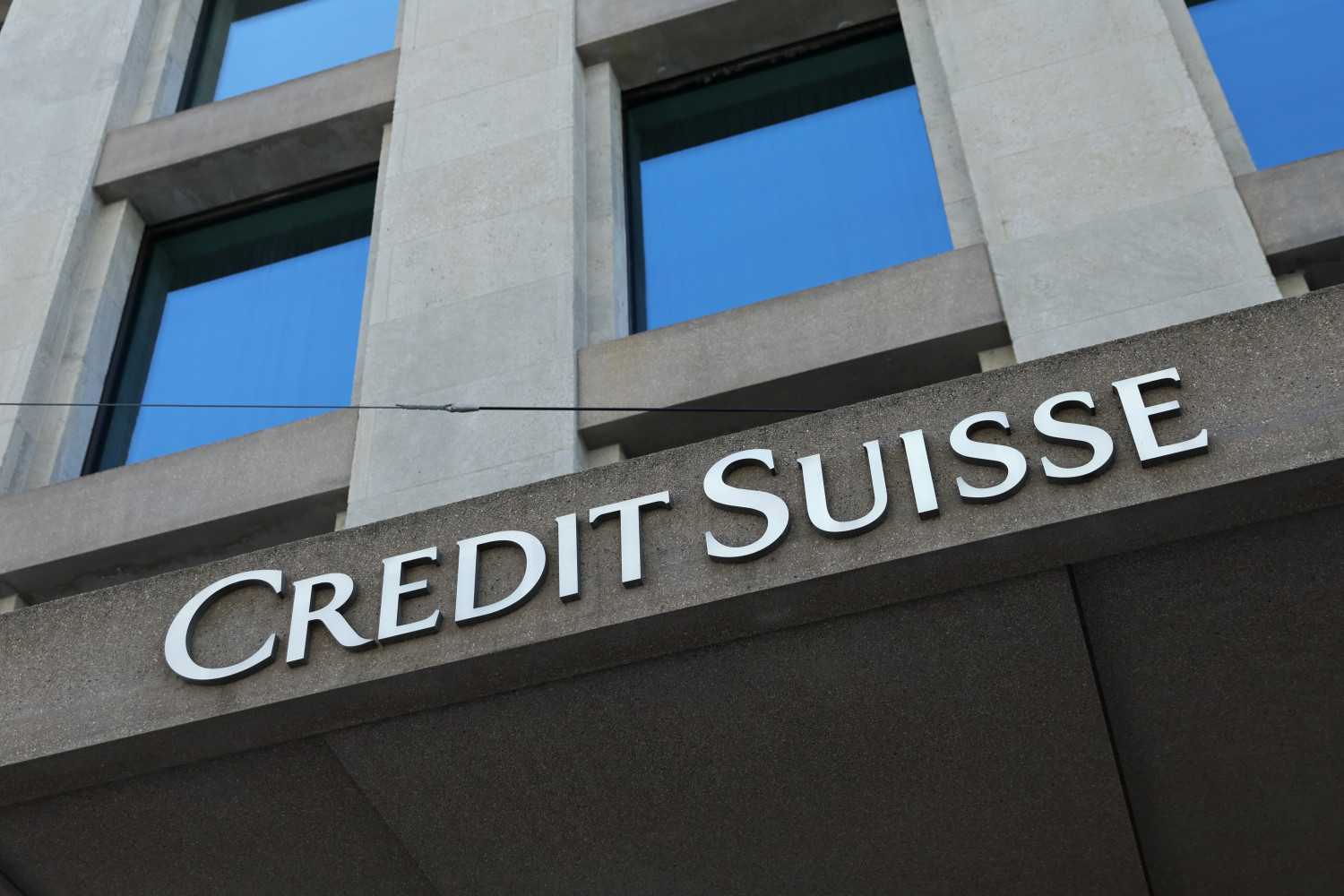 Credit Suisse cae al retrasar la publicación de su informe anual tras un aviso de la SEC