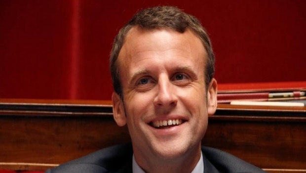 emmanuel-macron-progresse-dans-les-sondages