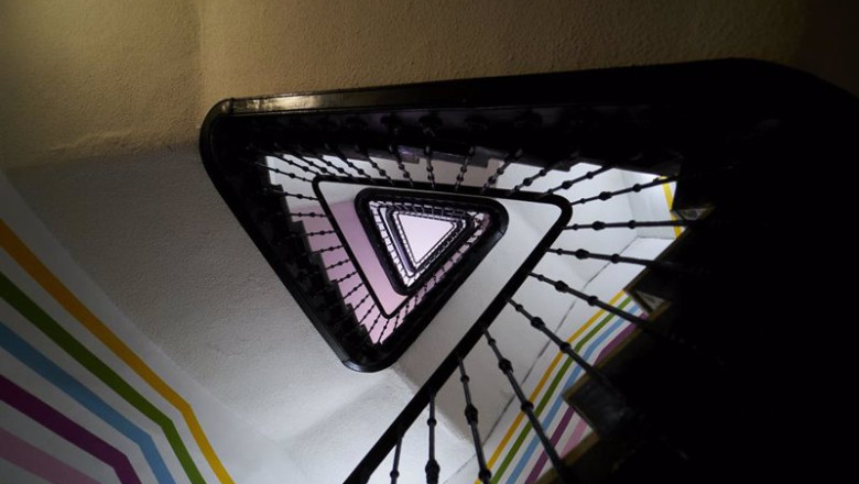 Archivo - Escaleras de un edificio | A. Pérez Meca - Europa Press - Archivo ep archivo escaleras de un edificio