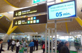 ep archivo   imagen de las puertas e embarque para tomar un vuelo en el aeropuerto adolfo