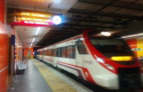 ep archivo   tren de renfe cercanias malaga en la estacion maria zambrano