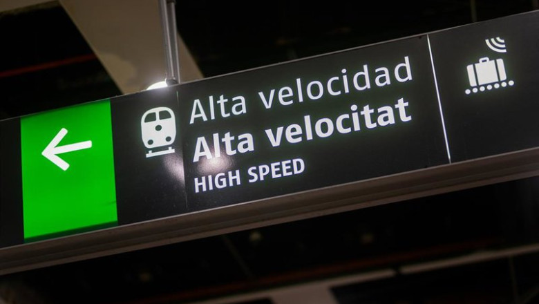 ep archivo   un cartel indica los trenes de alta velocidad