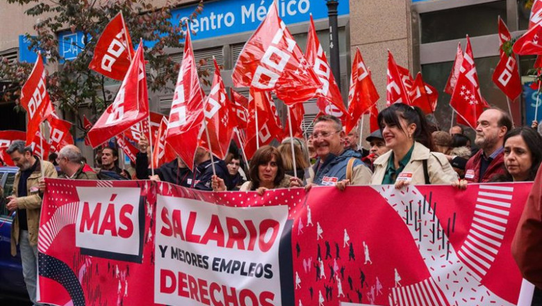 ep concentracion de delegados de ccoo ante la sede de unespa en madrid a 6 de noviembre de 2025