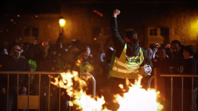 ep decenas de personas durante una protesta de trabajadores de alcoa a 30 de octubre de 2024 en san ep decenas de personas durante una protesta de trabajadores de alcoa a 30 de octubre de 2024 en san