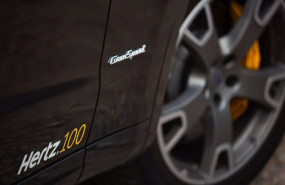 ep detalle del faldon del maserati levante de hertz por su 100 aniversario
