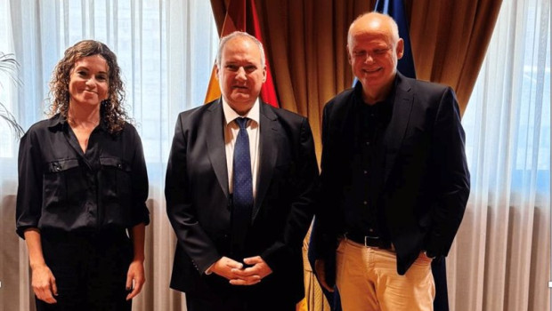 ep el consejero delegado de tui sebastian ebel el ministro de industria y turismo jordi hereu y la