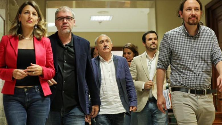 El líder de Podemos, Pablo Iglesias, sale de la reunión de su partido con UGT y CCOO acompañado de la portavoz de Galicia en Común, Yolanda Díaz, los secretarios generales de CC.OO, Unai Sordo, y de UGT, Pepe Álvarez, y el coordinador federal de IU, Alber | Jesús Hellín - Europa Press - Archivo ep el lider de podemos pablo iglesias sale de la reunion de su partido con ugt y ccoo acompanado de