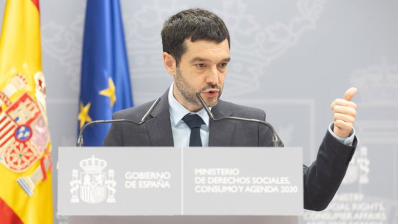 ep el ministro de derechos sociales consumo y agenda 2030 pablo bustinduy durante una rueda de