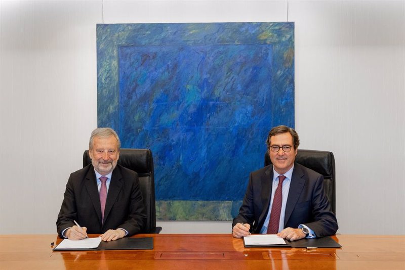 CaixaBank y CEOE lanzan una línea de financiación de 45.000 millones