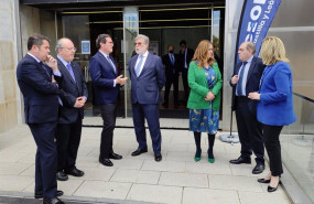 ep el presidente de ceoe antonio garamendi tercero por la izquierda conversa con el presidente de