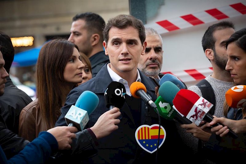 ep el presidente de cs albert rivera atiende a los medios de comunicacion