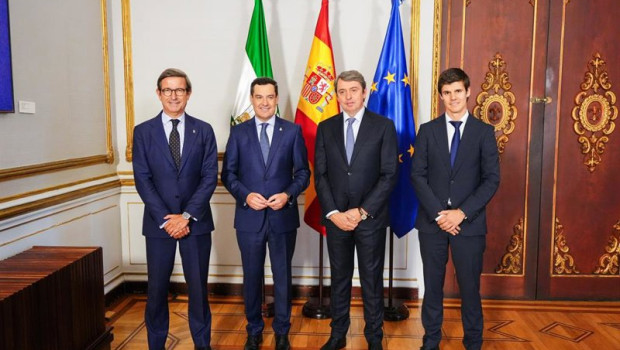 ep el presidente de la junta de andalucia juanma moreno 2i el presidente de general dynamics
