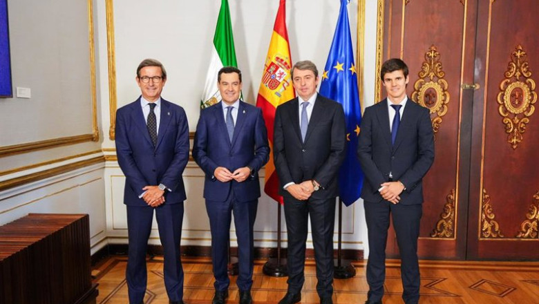 ep el presidente de la junta de andalucia juanma moreno 2i el presidente de general dynamics