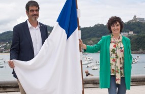 ep goia eta iturbe donostiako banderarekin