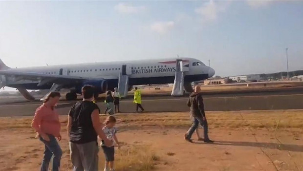 ep imagenla evacuacionavionbritish airwaysha protagonizadoincidenteaeropuertomanises tomadaunolos pasajeros