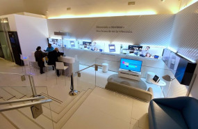 ep interior de una tienda de la compania telefonica movistar