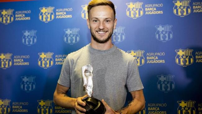ep jugadorfc barcelona ivan rakitic recibepremio bara jugadors 2018