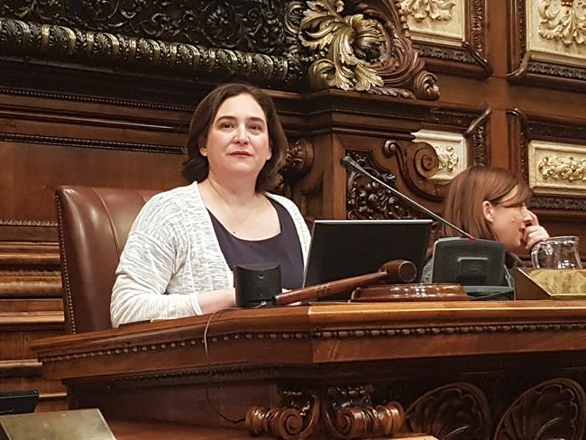 La alcaldesa de Barcelona, Ada Colau, en el pleno municipal | EUROPA PRESS ep la alcaldesabarcelona ada colau enpleno municipal