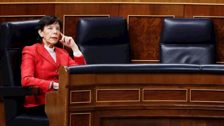 La ministra de Educación, Isabel Celaá, en el Congreso | Pool ep la ministra de educacion isabel celaa en el congreso