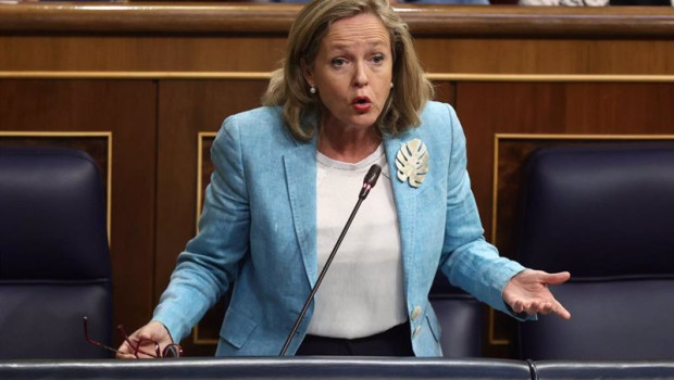 ep la vicepresidenta primera del gobierno nadia calvino interviene en una sesion de control en el