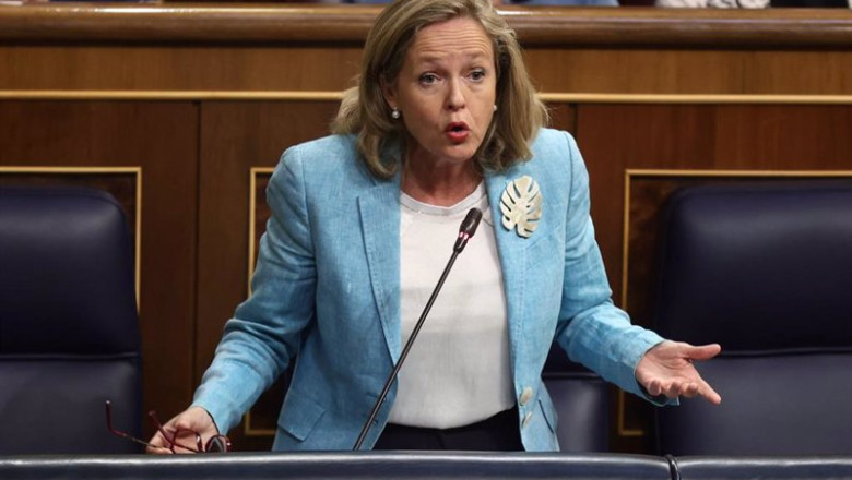 ep la vicepresidenta primera del gobierno nadia calvino interviene en una sesion de control en el