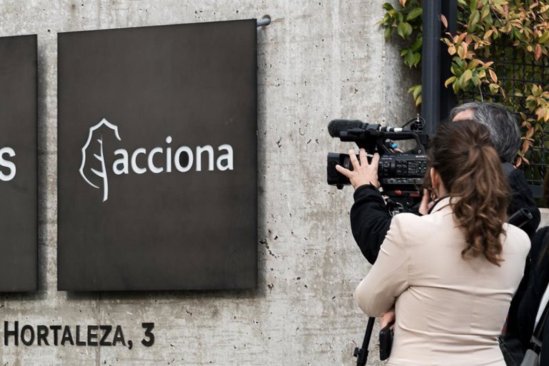 https://img1.s3wfg.com/web/img/images_uploaded/2/b/ep_logotipo_de_acciona_en_la_sede_de_madrid.jpg