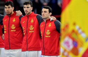 ep los jugadores de la seleccion espanola de balonmano antes de empezar un partido