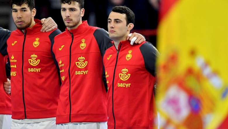 Los jugadores de la selección española de balonmano, antes de empezar un partido. | RFEBM / Á. BERMEJO - Archivo ep los jugadores de la seleccion espanola de balonmano antes de empezar un partido