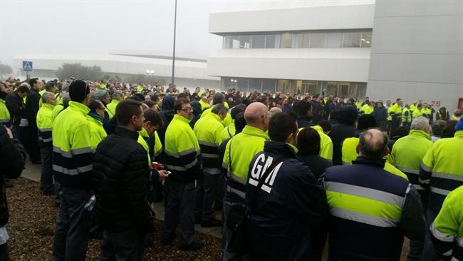 Los trabajadores de Opel se han concentrado esta mañana. | CC.OO. ep los trabajadoresopelhan concentradomanana