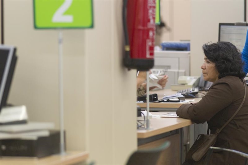 https://img1.s3wfg.com/web/img/images_uploaded/2/b/ep_oficina_de_la_seguridad_social_oficinas_empleo_desempleo_desempleado_desempleados_paro_parados.jpg