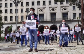 ep representantes del sindicato uso en una manifestacion frente al ministerio de trabajo y economia