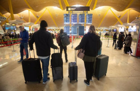 ep varias personas en el aeropuerto adolfo suarez madrid barajas el dia que comienza la huelga de