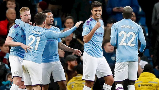 ep varios jugadores del manchester city celebran un gol