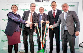 dsps 02 the moment of laying down the foundation stonejpg 