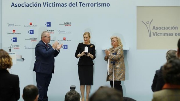 ep aplaudencristina cifuentesla entregalos premiosla avt