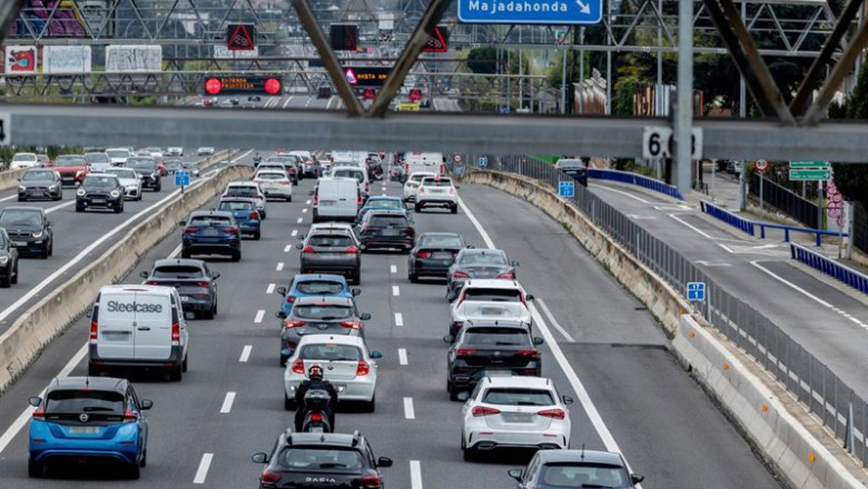 Archivo - Decenas de vehículos en la carretera | Ricardo Rubio - Europa Press - Archivo ep archivo decenas de vehiculos en la carretera