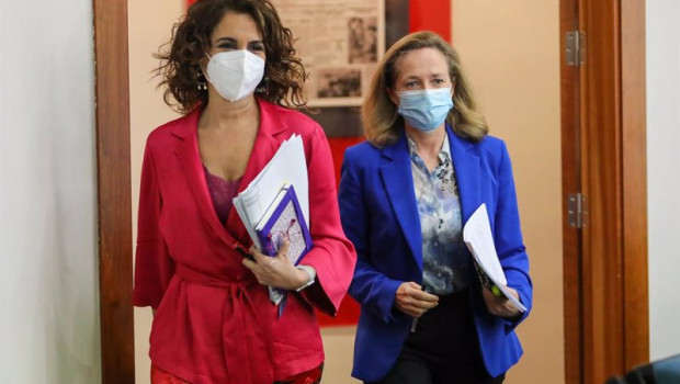 ep archivo   la ministra portavoz y ministra de hacienda maria jesus montero i y la vicepresidenta