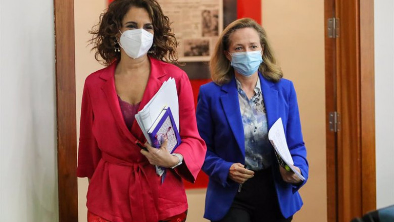 ep archivo   la ministra portavoz y ministra de hacienda maria jesus montero i y la vicepresidenta