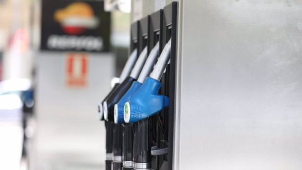 ep archivo   un surtidor de gasolina en madrid espana a 6 de mayo de 2020