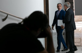 ep el consejero de presidencia elias bendodo junto al consejero de economia conocimiento empresas y