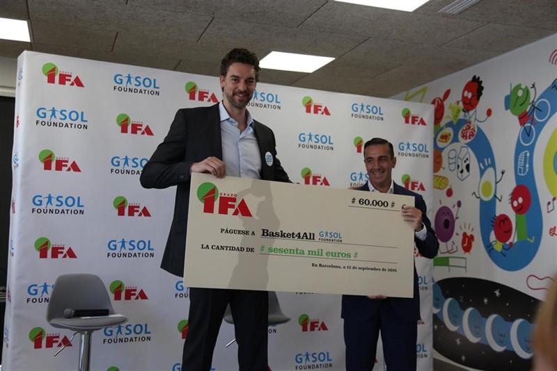 ep el jugador espanol pau gasol en un acto con la gasol foundation