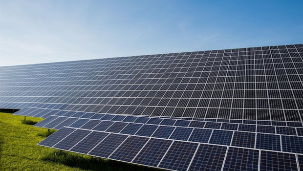 ep el metodo que proponen desvia la direccion de los paneles de la posicion solar para evitar el