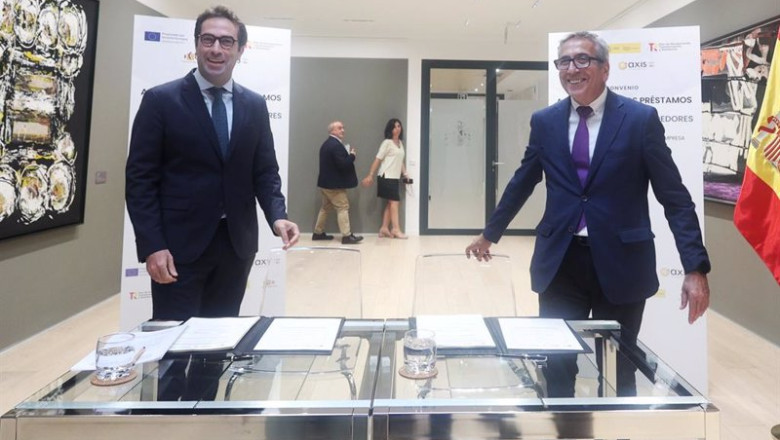 ep el ministro de economia comercio y empresa carlos cuerpo i y el presidente del ico jose carlos